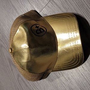 NWOT B+ Gold hat